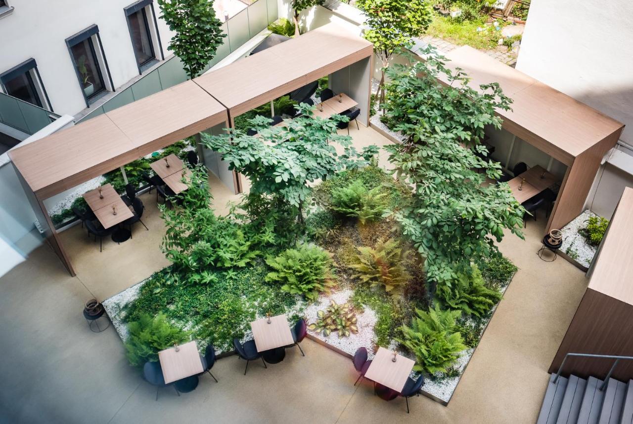 Mooons Vienna Hotel Bagian luar foto
