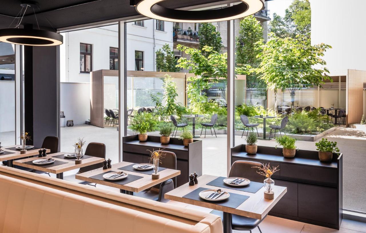 Mooons Vienna Hotel Bagian luar foto